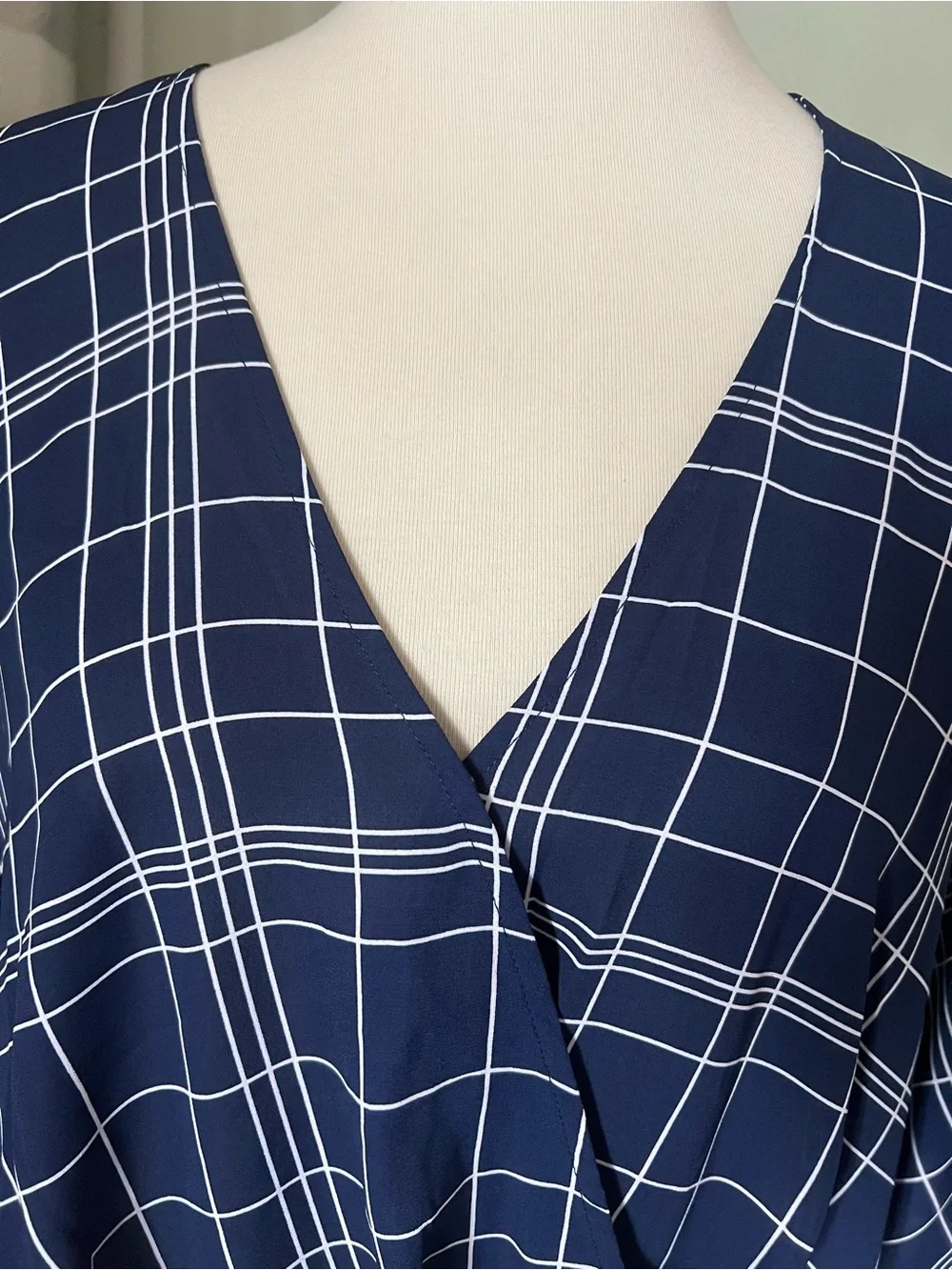& Harmony Women’s Large Navy Windowpane Faux Wrap Crop Blouse